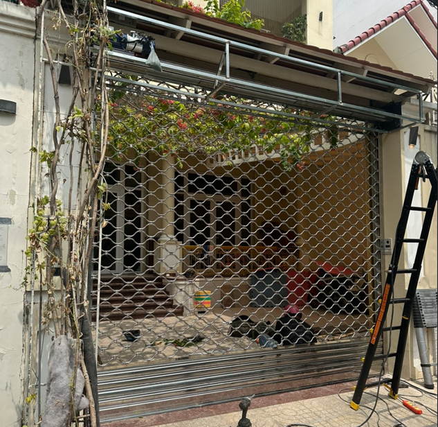 Cửa cuốn mắc võng